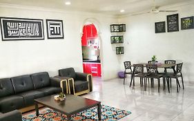 Green Dream Homestay 4 Bilik & Ruang Tamu Aircond 3 Bilik Air Wifi Kota Bharu
